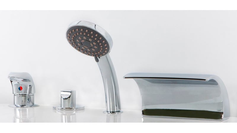 Каскадні змішувачі на борт ванни