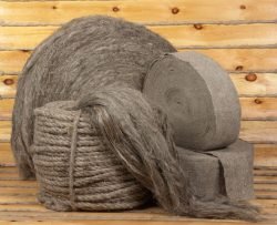 Як і чим правильно конопатити лазню з бруса: мохом, джутом або клоччям? Як і чим правильно конопатити лазню з бруса: мохом, джутом або клоччям?