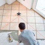 Як класти плитку на підлогу у ванній