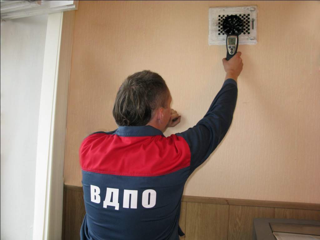 Як позбутися від цвілі і конденсату на пластикових вікнах?