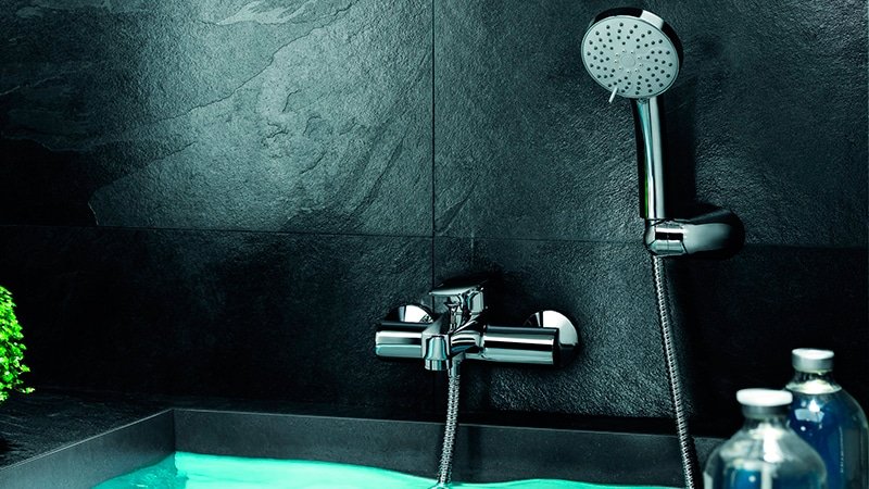 Змішувачі для ванни з душем: як правильно вибрати