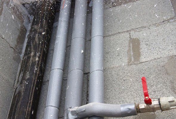 Як відігріти замерзлий водопровід з пропілену і пластикових труб?