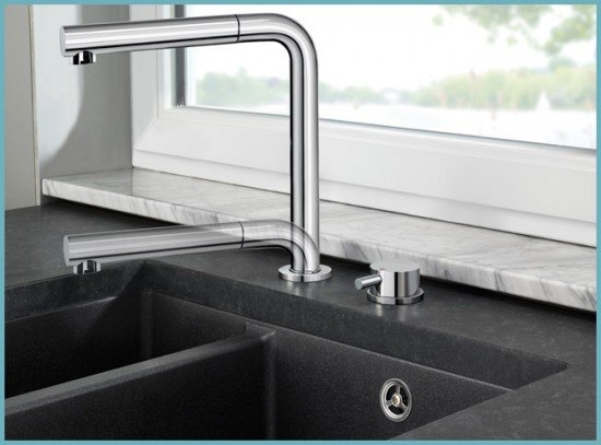 Мийка на кухні біля вікна: плюси і мінуси такого варіанту