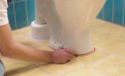 Як встановити і підключити до каналізації унітаз: інструкція та відео Як встановити і підключити до каналізації унітаз: інструкція та відео