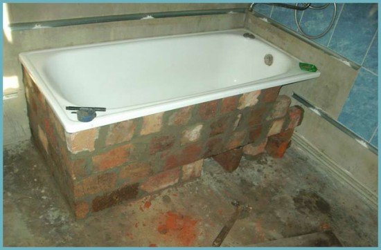 Як і чим закрити простір під ванною