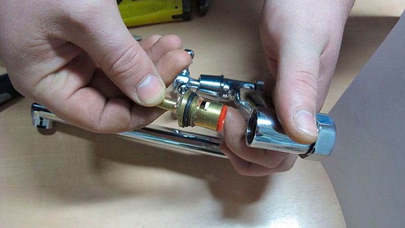 Гусак для змішувача у ванній: ремонт своїми руками