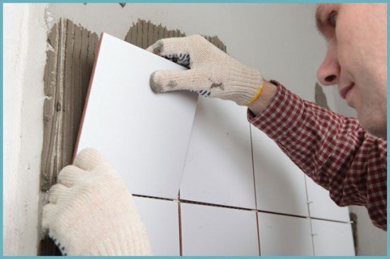 Вибираємо надійний плитковий клей для укладання плитки в ванній кімнаті