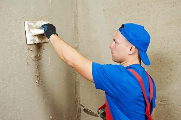 Оздоблення декоративною штукатуркою у ванній кімнаті своїми руками — покрокове відео та фото