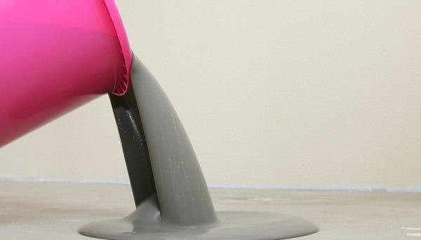 Наливна підлога у ванній кімнаті своїми руками — фото та відео інструкція