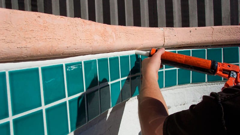 Герметик для швів плитки: скільки сохне герметик у ванній