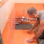 Кладка плитки у ванній: відео інструкція робіт своїми руками