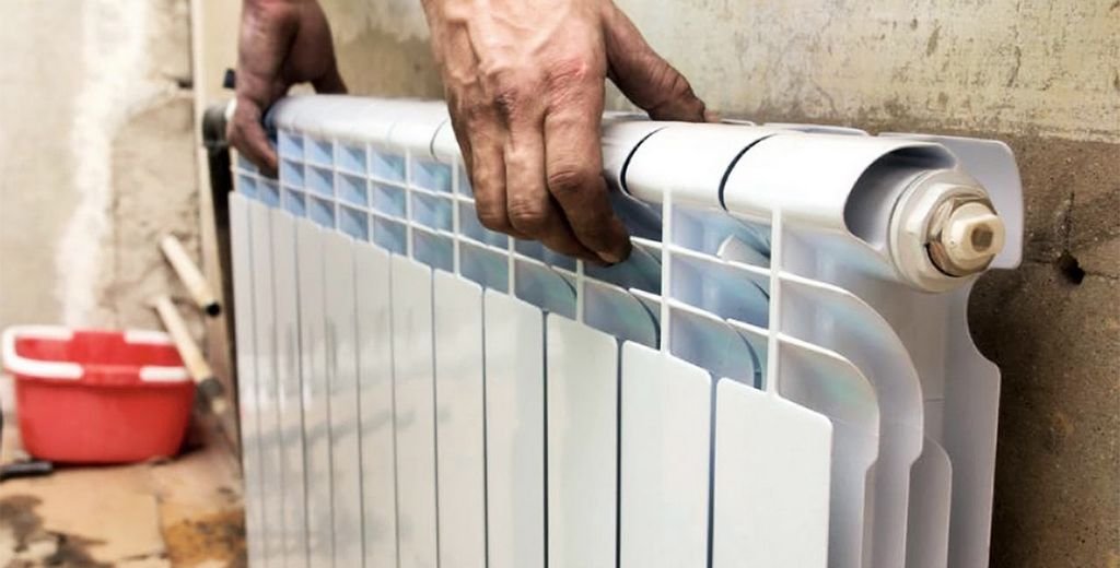 Особливості кріплення до стіни батареї опалення