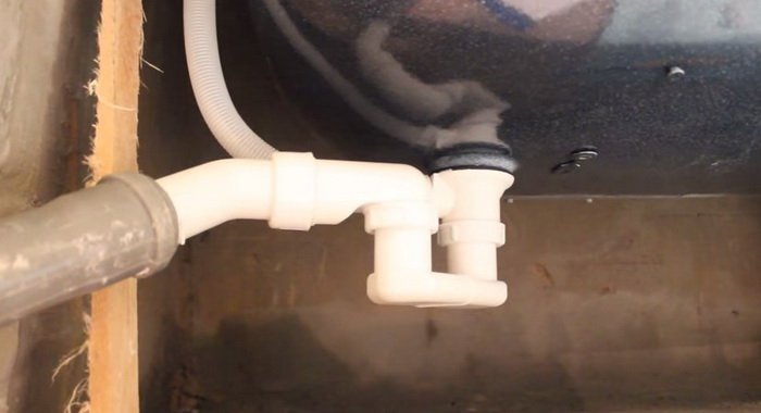 Як проводиться установка чавунної ванни