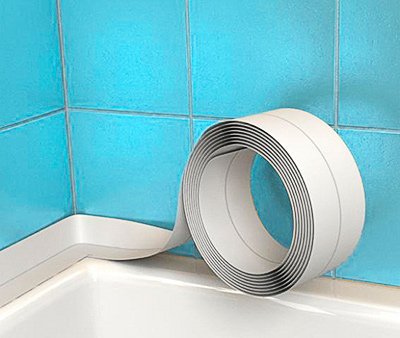 Який вибрати бордюр для ванної пластиковий або керамічний, або іншого виду