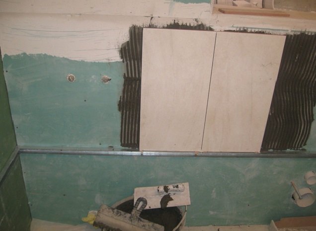 Як правильно робиться укладання плитки на гіпсокартон у ванній