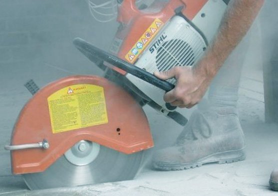 Ремонт стяжки підлоги: усунення тріщин і вибоїн, підготовка і порядок робіт