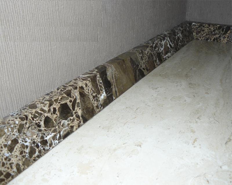 Плінтус для ванної, які бувають види та правила вибору