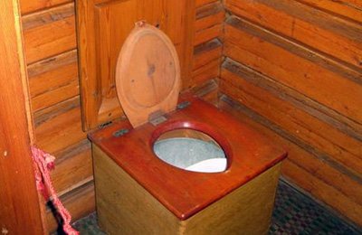 Як побудувати туалет на дачі своїми руками: креслення з розмірами +фото