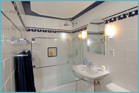 Модні варіанти укладання плитки у ванній кімнаті з фото дизайну та схемами