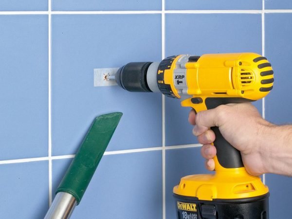 Як і чим свердлити кахельну плитку — інструменти та відео інструкція