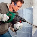 Як зняти плитку зі стіни акуратно
