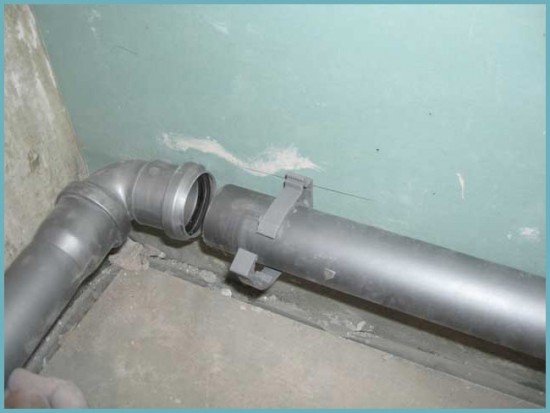 Мийка на кухні біля вікна: плюси і мінуси такого варіанту