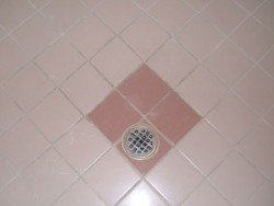 Як і чим можна очистити шви між плиткою у ванній, народними і хімічними засобами Як і чим можна очистити шви між плиткою у ванній, народними і хімічними засобами