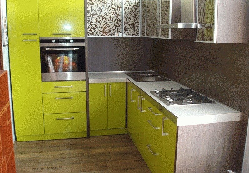 Дизайн кухні 8 м. кв метрів: типи планувань, вибір кольору і стилю