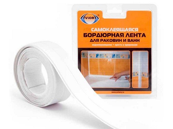 Плінтус для ванної, які бувають види та правила вибору