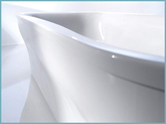 Догляд за акриловою ванною: чим чистити і мити в домашніх умовах