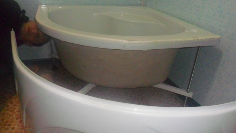 Санвузол у деревяному будинку: як зробити душову кабіну