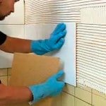 Як класти плитку на плитку: чи можна і як покласти правильно