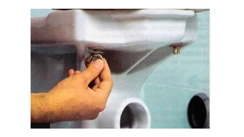 Кріплення кришки унітазу своїми руками