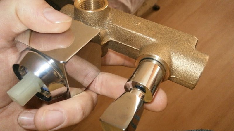 Вбудовуваний змішувач для душу прихованого монтажу