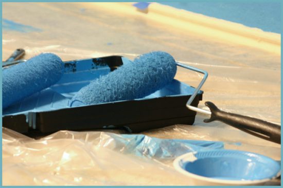 Яким валиком фарбувати стелю у ванній кімнаті