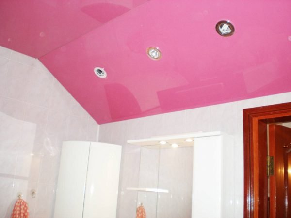 Як зробити підвісну стелю у ванній кімнаті своїми руками — покрокове відео та фото