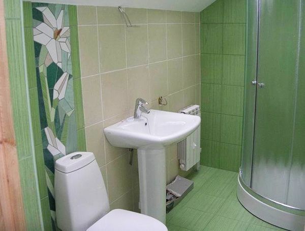 Оригінальний дизайн маленької ванної кімнати