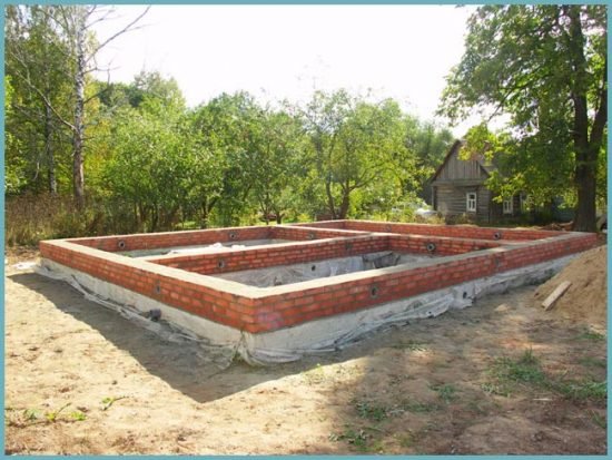 З чого побудувати справжню лазню своїми руками