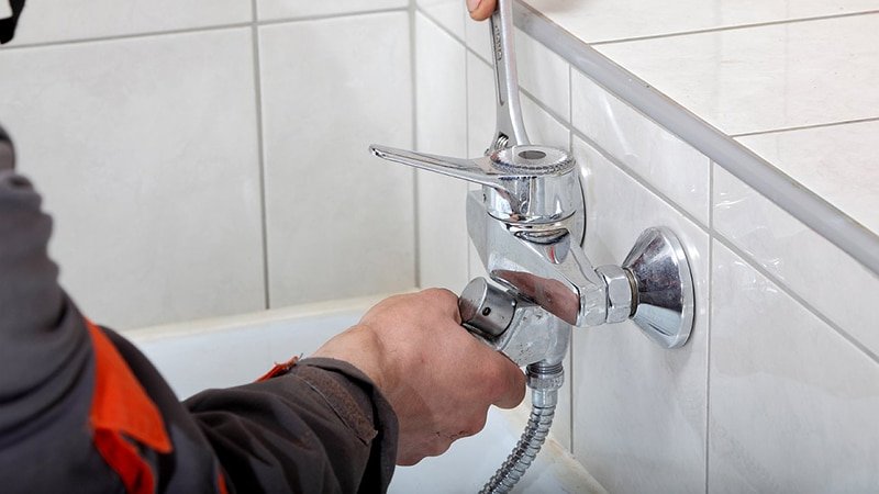 Як розібрати змішувач одинважільний у ванній