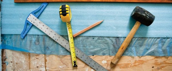 Як зробити деревяну підлогу у ванній — підготовка і монтаж (відео, фото)