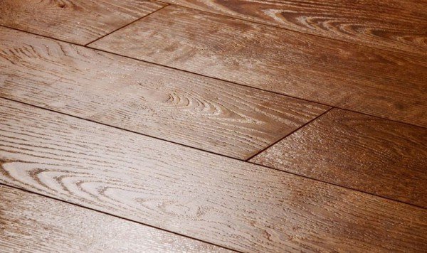 Ламінат у ванну кімнату — види вологостійкого ламінату (фото, відео)