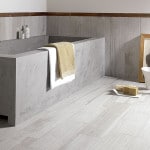 Плитка під дерево у ванній: фото приклад обробки ванної деревом