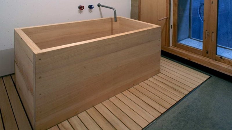 Деревяна ванна: переваги та недоліки