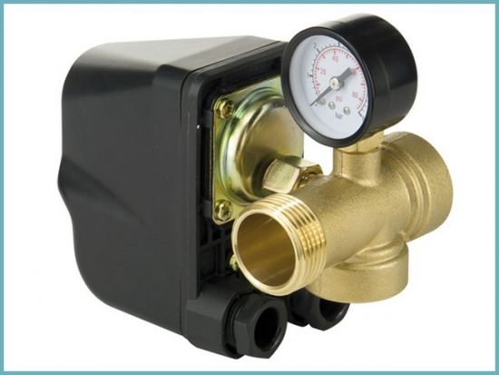 Реле тиску води для насоса: особливості підключення та регулювання