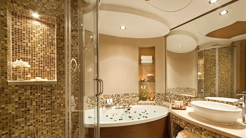 Плитка мозаїка для ванної кімнати: фото дизайну інтерєру