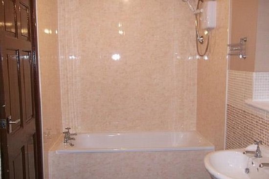 Як робиться обробка ванної кімнати пластиковими панелями Як робиться обробка ванної кімнати пластиковими панелями