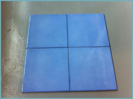 У чому відмінності простий плитки (кахель) від керамограніта