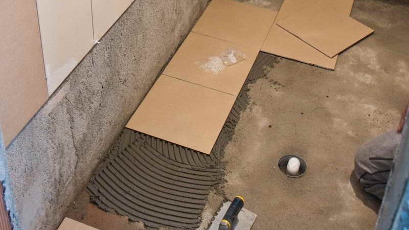 Як покласти плитку у ванній своїми руками