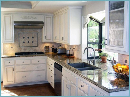 Мийка на кухні біля вікна: плюси і мінуси такого варіанту