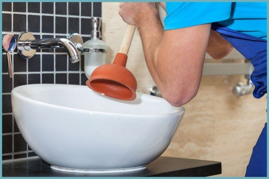 Забилася каналізація: чим прочистити засмічення і які засоби для чищення труб вибрати